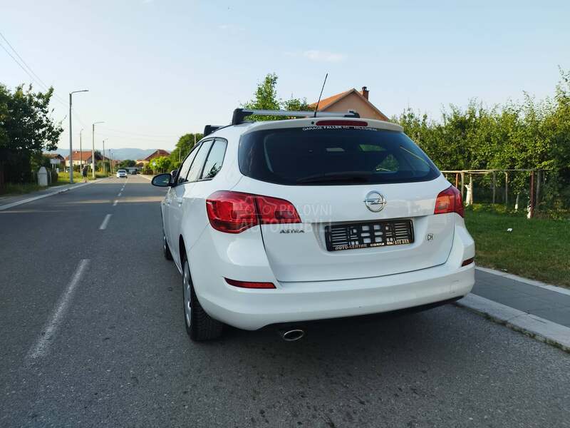 Opel Astra J 1.4  SVAJCARSKA