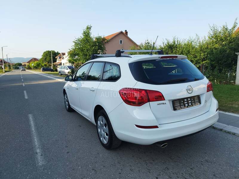 Opel Astra J 1.4  SVAJCARSKA