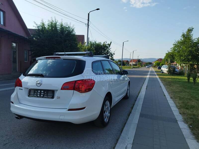 Opel Astra J 1.4  SVAJCARSKA