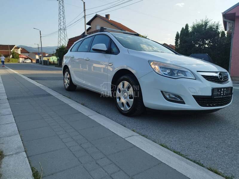 Opel Astra J 1.4  SVAJCARSKA