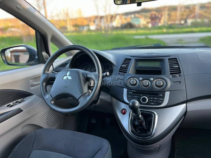 Mitsubishi Grandis 