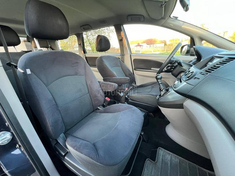 Mitsubishi Grandis 