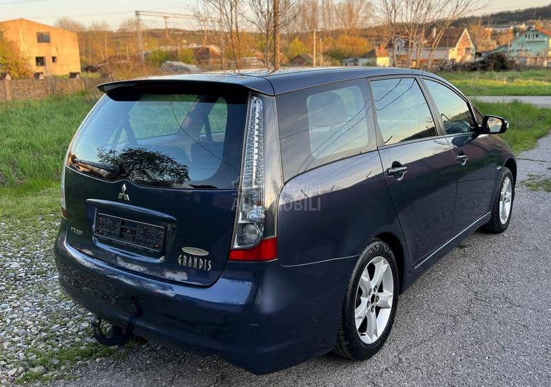 Mitsubishi Grandis 