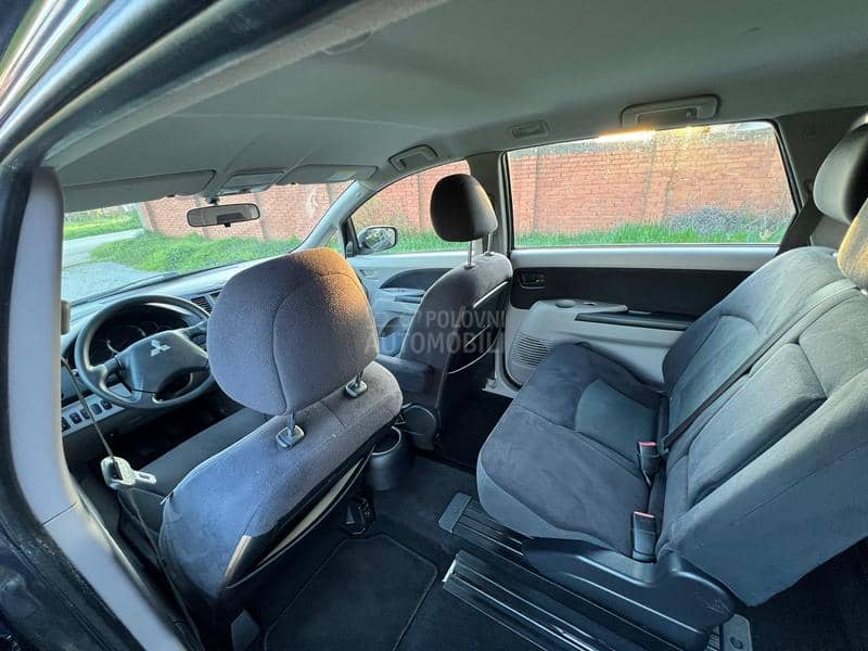 Mitsubishi Grandis 