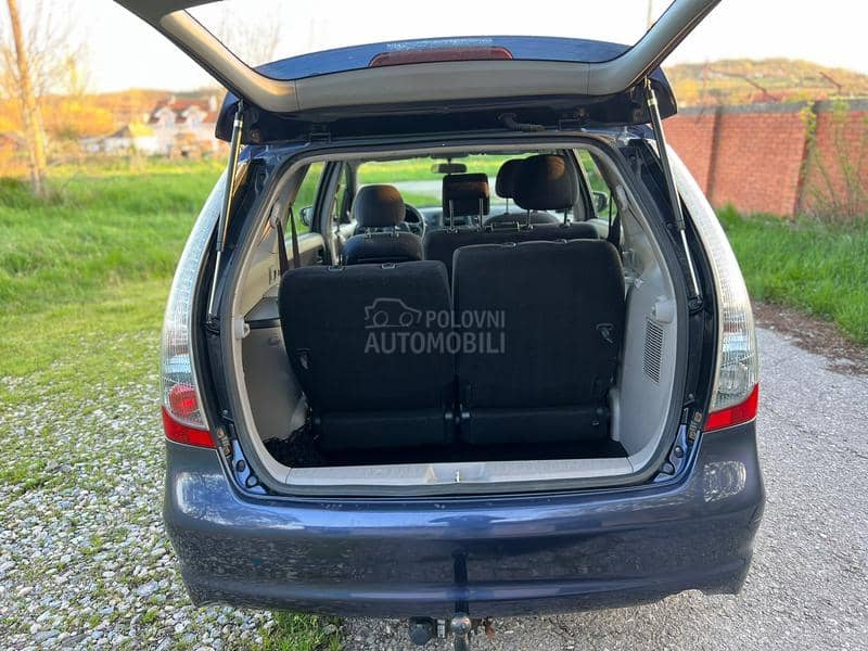 Mitsubishi Grandis 