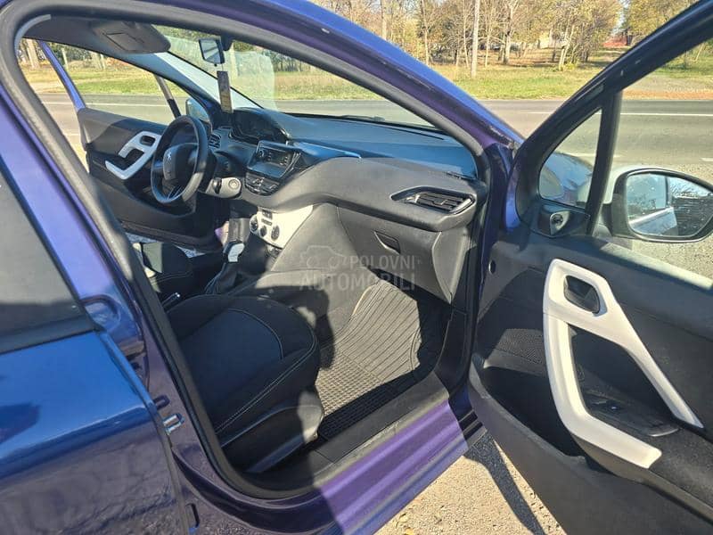 Peugeot 208 1.2
