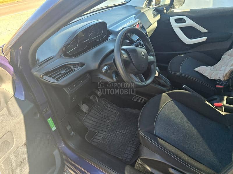 Peugeot 208 1.2