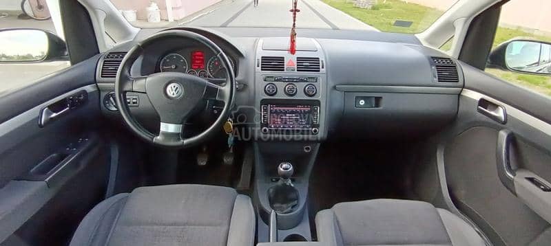 Volkswagen Touran 