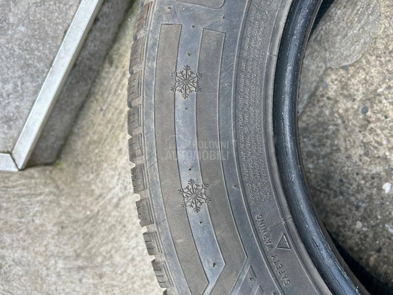 Petlas 215/65 R16 Zimska