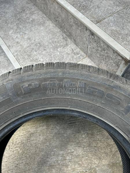 Petlas 215/65 R16 Zimska