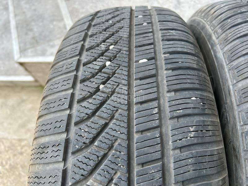 Petlas 215/65 R16 Zimska