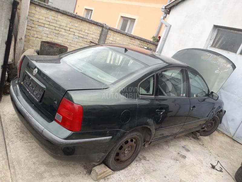 Volkswagen Passat B5 -  kompletan auto u delovima