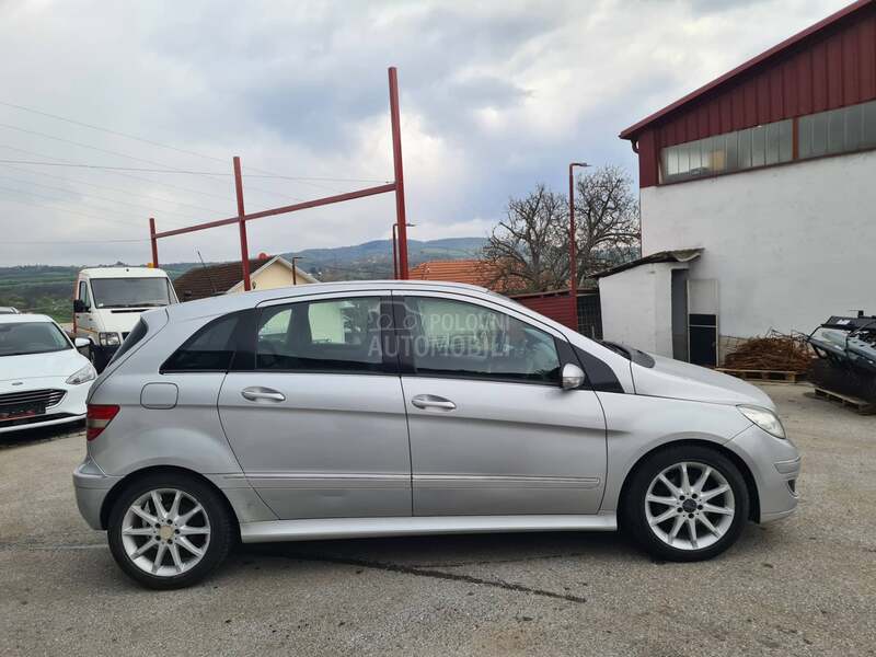 Mercedes Benz B 200 