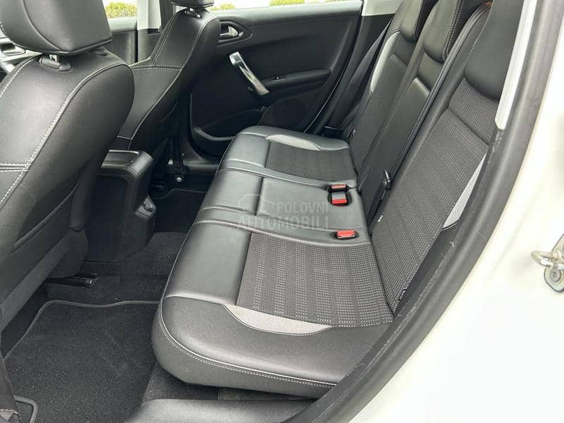Peugeot 2008 Puretech Allure