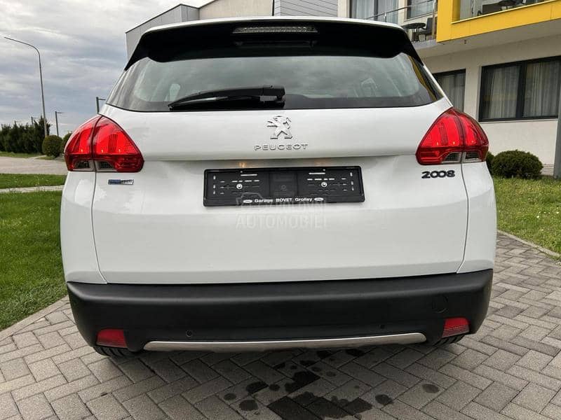 Peugeot 2008 Puretech Allure