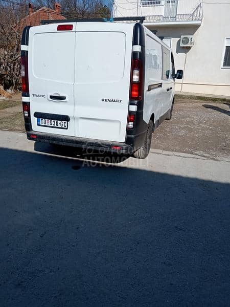 Renault Trafic 6 sedišta