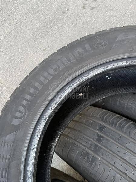 Continental 215/55 R17 Letnja
