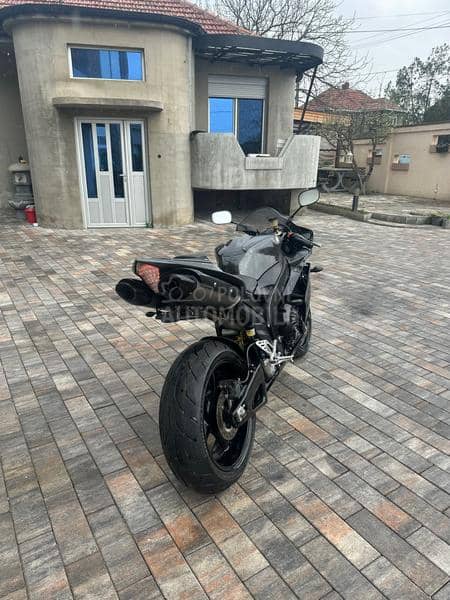 Yamaha R1 CH