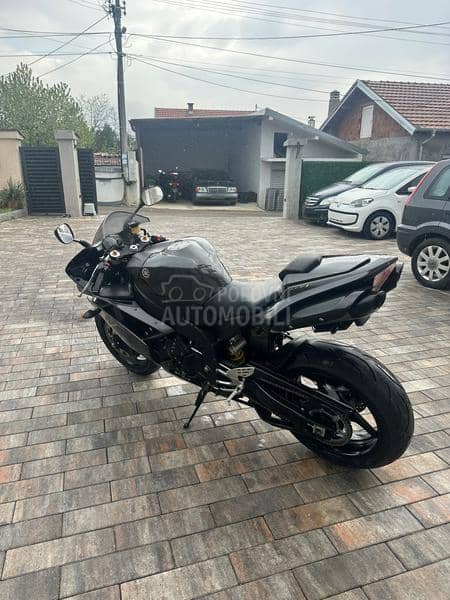 Yamaha R1 CH