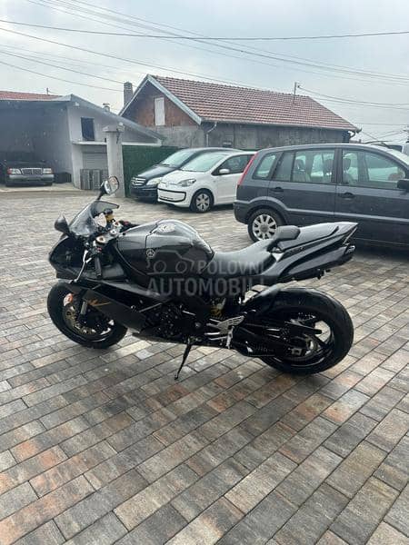 Yamaha R1 CH