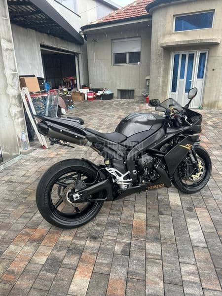 Yamaha R1 CH