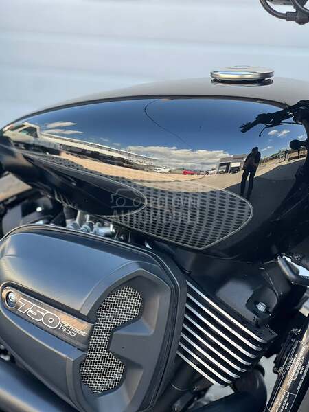 Harley Davidson Street rod A2