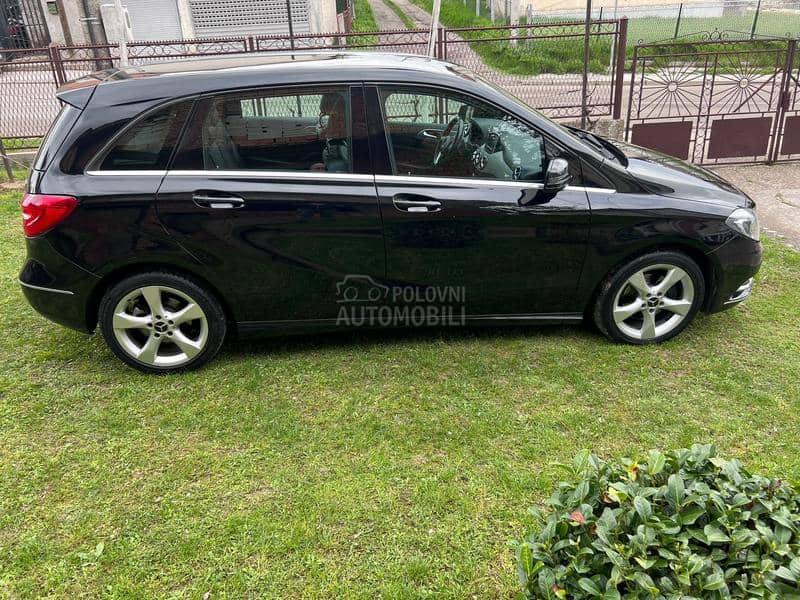 Mercedes Benz B 180 Premium