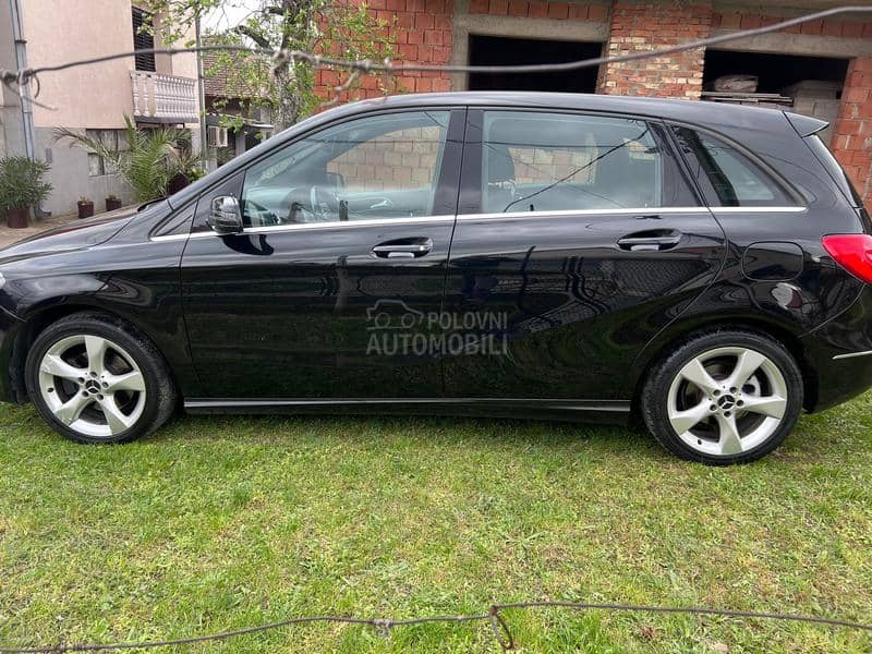 Mercedes Benz B 180 Premium