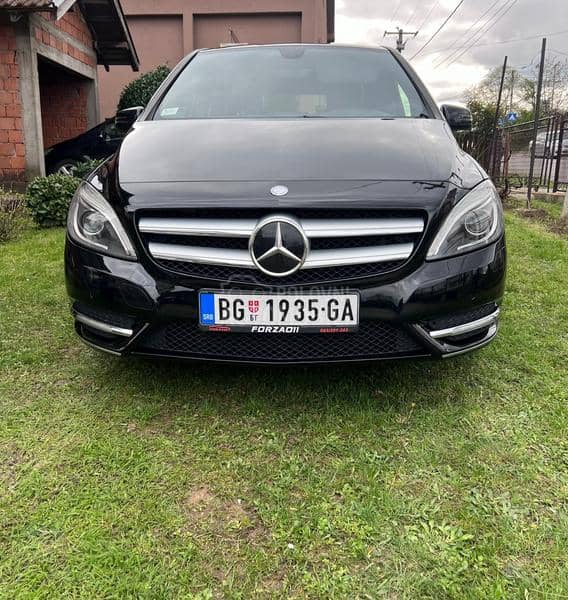 Mercedes Benz B 180 Premium