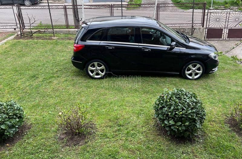 Mercedes Benz B 180 Premium