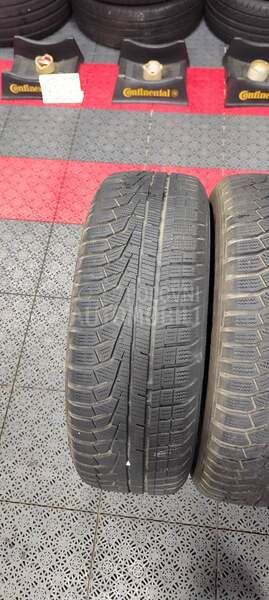 Hankook 215/60 R17 Zimska