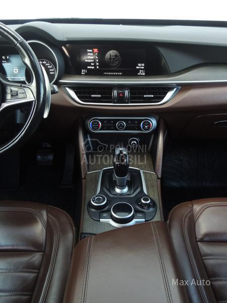 Alfa Romeo Stelvio SUPER Q4 F1