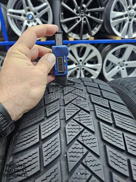 Vredestein 225/55 R18 Zimska