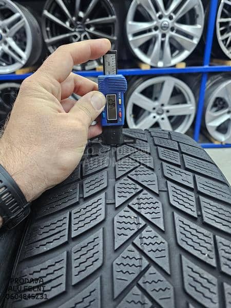 Vredestein 225/55 R18 Zimska