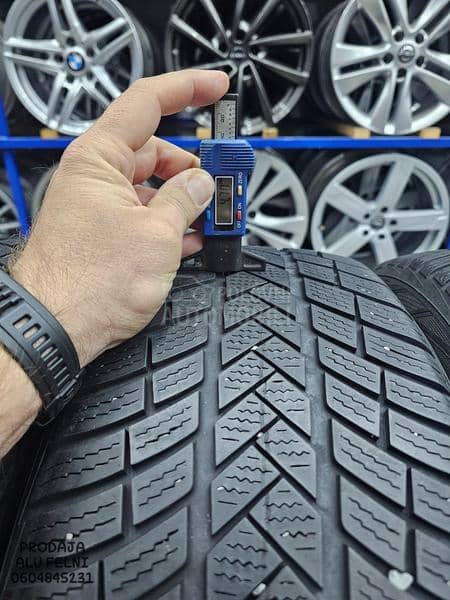 Vredestein 225/55 R18 Zimska