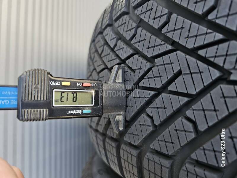 Pirelli 235/50 R20 Zimska