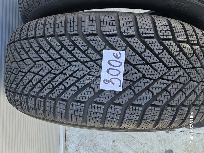 Pirelli 235/50 R20 Zimska
