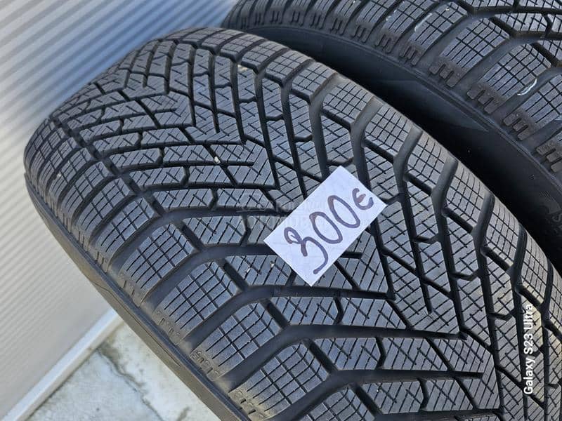 Pirelli 235/50 R20 Zimska