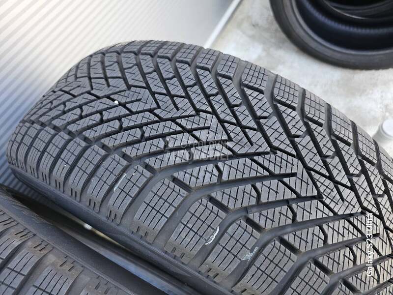Pirelli 235/50 R20 Zimska