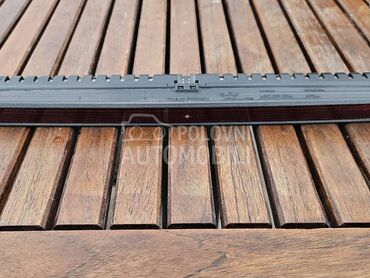 TRECE STOP LAMPA SVETLO za Volkswagen Golf 4