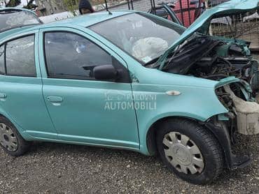 Toyota Yaris 1.0 2001. god. -  kompletan auto u delovima