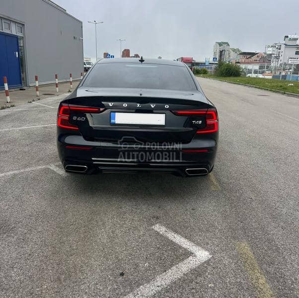 Volvo S60 R - DESIGN