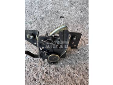 bravica haube za Ford Fiesta od 2002. do 2005. god.