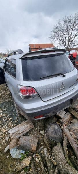 Mitsubishi Outlander -  kompletan auto u delovima