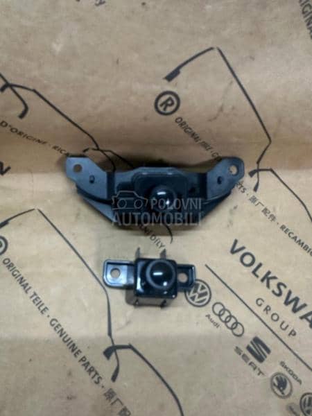 Imitacija kamere u maski - B9