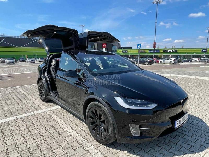 Tesla Model X 