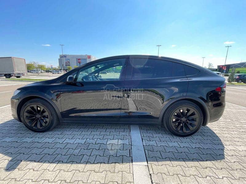 Tesla Model X 