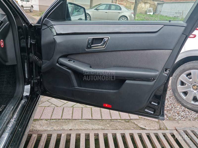 Mercedes Benz E 220 