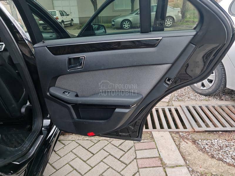Mercedes Benz E 220 