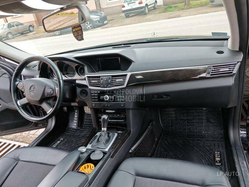 Mercedes Benz E 220 